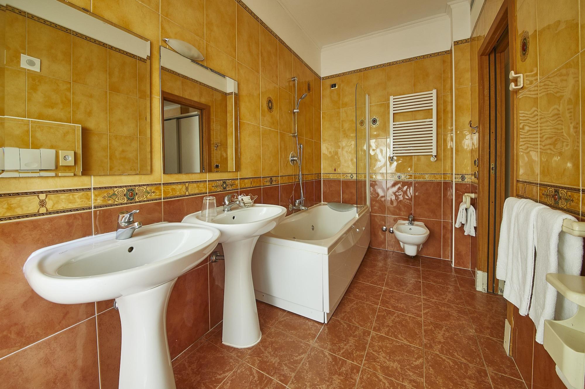 Vienna Ostenda E Ristorante Il Danubio 4* Rimini