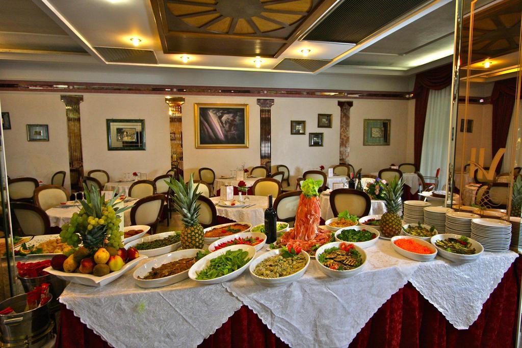 Hotel Vienna Ostenda E Ristorante Il Danubio 4*